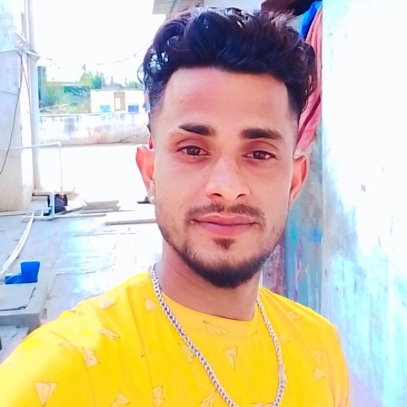 Meet your Posher, Ikram - Picture 1 of 1